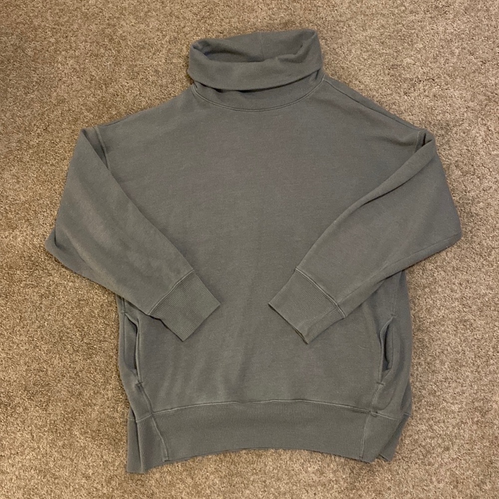 Aerie Turtle Neck Sweatshirt - Size Medium